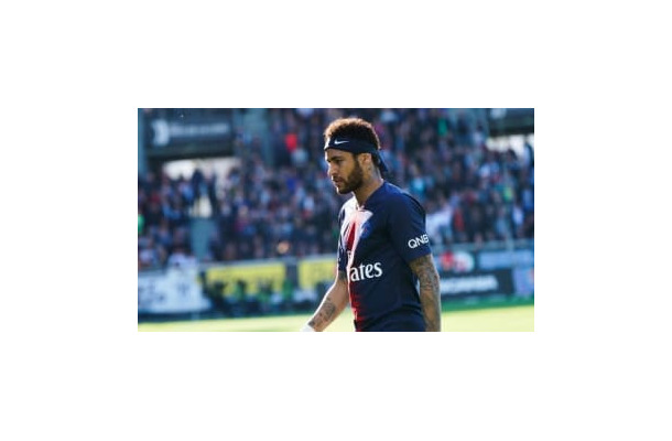 PSG、ネイマールの今夏移籍を準備　仏大手紙が報じる