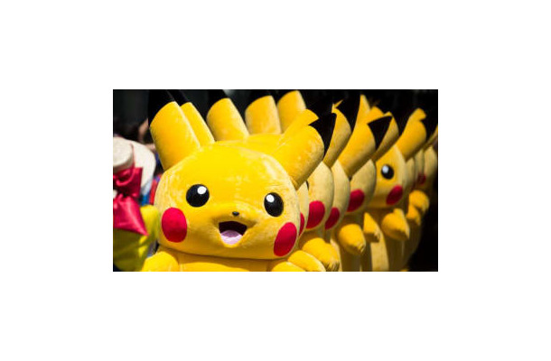 イングランド代表、ポケモンと契約