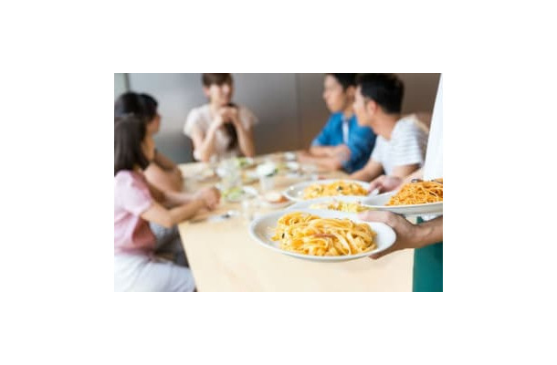 「特別高いお店に食べに行っていないのに、お金が貯まらない」という声をよく聞きます。実は、改善の余地があるかもしれません。今回は、お金を楽しく貯める人になるための外食の習慣についてお伝えします。