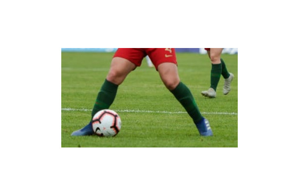 これはカッコイイ！美少女選手の「ルーレットGK抜き」がこれ