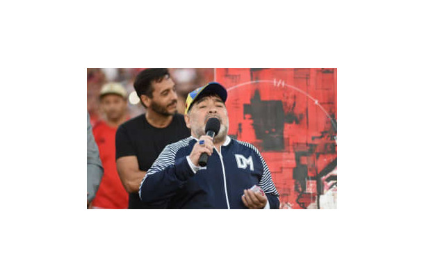 今は敵なのに…！マラドーナ監督が受けた「至高のおもてなし」がこれ