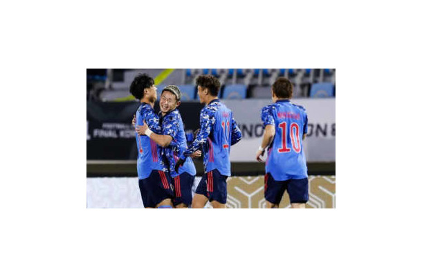 日本代表、5-0で香港撃破！菅大輝の「火の玉シュート」がこれ
