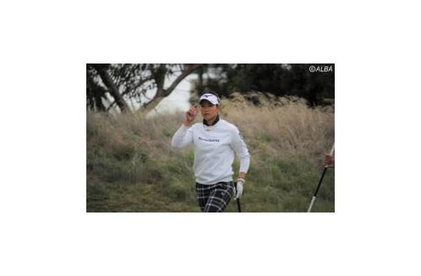 原英莉花が最終ラウンドをティオフ！（大会事務局提供）