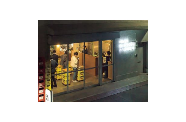 酒屋の倉庫をお洒落にリノベーション！イマドキの立ち飲みはセンスが光る！