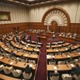 大阪市議会、定数2減へ