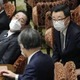 首相、更迭幹部に「厳正対処」