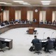 自民、合区解消議論優先を