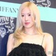 BLACKPINKロゼ、美背中ざっくりコルセットドレス姿「後ろ姿でも美しさが滲み出てる」「色気爆発」と話題