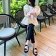 甘さときちんと感の絶妙バランス！パフスリーブ×黒パンツで好印象を狙って【40代の毎日コーデ】