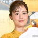 生田絵梨花、共演歌手と食事へ「2人ともプライベートモード」頬寄せ合う2ショットに反響