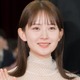 畑芽育、タンクトップギャル姿の「クレしん」ひまわり役ビジュアルが話題「再現度高い」「可愛すぎ」