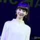 第1子妊娠中の元NGT48荻野由佳、ノースリーブ赤ワンピでふっくらお腹際立つ「大きくなってる」「綺麗」