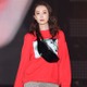 白洲迅の妻・竹内渉、息子との2ショット公開「娘のムチムチおてて」も写り込み