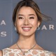 すみれ、“超ミニ”ボトムで美太もも全開 バカンスショットに「セクシー」「絵になる」と反響