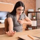 疲労感を放置していたら、ある日「胸がズキッ」！更年期に差しかかった49歳女性の違和感とは