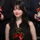 今田美桜、ドレス姿で美背中披露「2025年はかなり挑戦の年」【anan AWARD 2025】