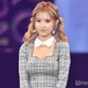 ギャルママモデル聖菜“超ミニ”で美脚大胆披露「細くて長い」「セクシー」の声