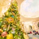 ディズニーホテルがクリスマス仕様に！冬の限定メニューと夢のような装飾で特別なひとときを