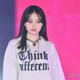26年度朝ドラ主演の上坂樹里、美脚のぞく変形スカート姿 クールなメイクで印象ガラリ【ガルアワ2025AW】