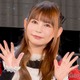 中川翔子「ひとりで双子抱っこ」親子3ショットに「可愛いが溢れてる」「尊敬」の声