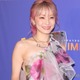 LiSA、パンクな衣装＆網タイツで美脚スラリ「最高にクール」「唯一無二のオーラ」と反響
