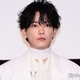 佐藤健、MISAMOと豪華プレゼント交換＆お茶目な舞台裏のやりとり話題「可愛すぎる」「センス良い」