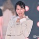 元NMB48白間美瑠、上品バルーンスカート×レースタイツで美脚スラリ 首元リボンがキュート【関コレ2026S/S】