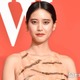 山崎紘菜、脚線美際立つアシメスカート姿に絶賛の声「ため息が出るほど美しい」「神スタイル」