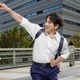 岡田准一、マック「プレミアムローストアイスコーヒー」新CMにサラリーマン役で登場 名曲「TOKIO」に乗せ華麗なステップ披露