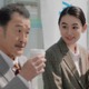 吉田鋼太郎＆八木莉可子、ファミマ新CMで初の先輩・後輩役 コミカルな掛け合い披露