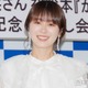 元乃木坂46高山一実、ノースリワンピでユニバ満喫「肌の透明感すごい」「カチューシャ似合う」の声