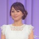渡辺美奈代、ノースリミニワンピで美脚スラリ「ずっとスタイル抜群」「差し色がおしゃれ」と反響
