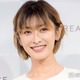 山田優、ミニ丈から圧巻美脚スラリ 幸せ感じた子どもからの“一言”明かす