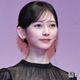 乃木坂46池田瑛紗、華やかなオフショルミニドレスショット公開「絵画から飛び出してきたみたい」「世界観が天才的」