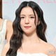 NiziUマヤ、大好きなスティッチとディズニー満喫「愛が伝わる」「推しと推しの2ショット最高」