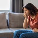 54歳、閉経後に片頭痛が激化。「水さえ吐いてしまう」ほど寝込む日々に、もう生きていてもしょうがないと思った