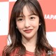 板野友美、家族旅行ショット披露「幸せいっぱい」「憧れ」と反響