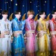 M!LK「時空超えてユニバース」先行配信開始 衣装バックに月あしらわれた最新アー写も公開
