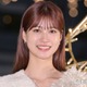 生見愛瑠、スラリ美脚際立つミニワンピ姿公開「スタイル抜群」「オシャレ」などと反響