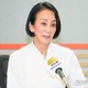 中村江里子アナ「家族3人でのパリ生活スタート」夫＆次女の手つなぎショット公開「映画のワンシーンそのもの」「2人ともスタイル抜群」と反響