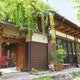 東京・檜原村に“1日1組限定”古民家宿「VILLA ONE-YA」誕生 サウナや犬との滞在も楽しめるヴィラ