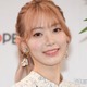 LE SSERAFIMサクラ、フーディ×ショーパン姿で美脚スラリ「脚のラインが綺麗すぎる」「さすがの着こなし」と反響