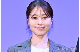 有村架純、キャミドレスから美デコルテ披露「セクシー」「お肌綺麗」の声
