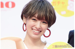 南明奈、長男と桜を眺める手繋ぎ親子ショット公開「同じ動きしてるの可愛い」の声