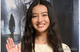 Koki,、極ミニで圧巻の脚線美際立つ「さすがのスタイル」「脚長すぎ」の声
