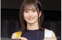 山本彩「なんか恥ずかしい」ミニ丈私服で色白美脚輝く「レア」「スタイル抜群」の声