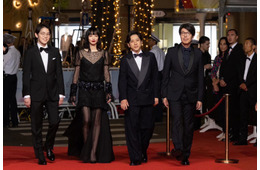 二宮和也＆小松菜奈、カンヌのレッドカーペットデビュー「８番出口」世界初お披露目