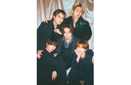 KEY TO LIT、ブラックスーツでクールに集結「Men’s PREPPY」初登場