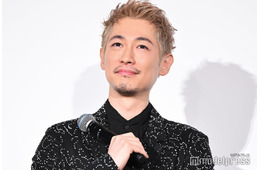 ディーン・フジオカ、金髪姿で雰囲気ガラリ「毎日髪を黒く染めているんですけど…」【父と僕の終わらない歌】
