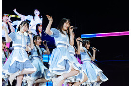 日向坂46五期生「キュン」「ドレミ」…人気曲連続披露に大きな歓声 五期生楽曲も初パフォーマンス「ようやく披露できた」【五期生おもてなし会】